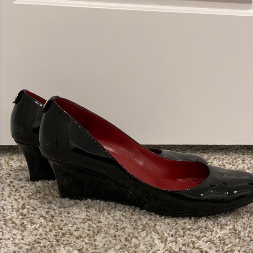 Black Gucci wedges